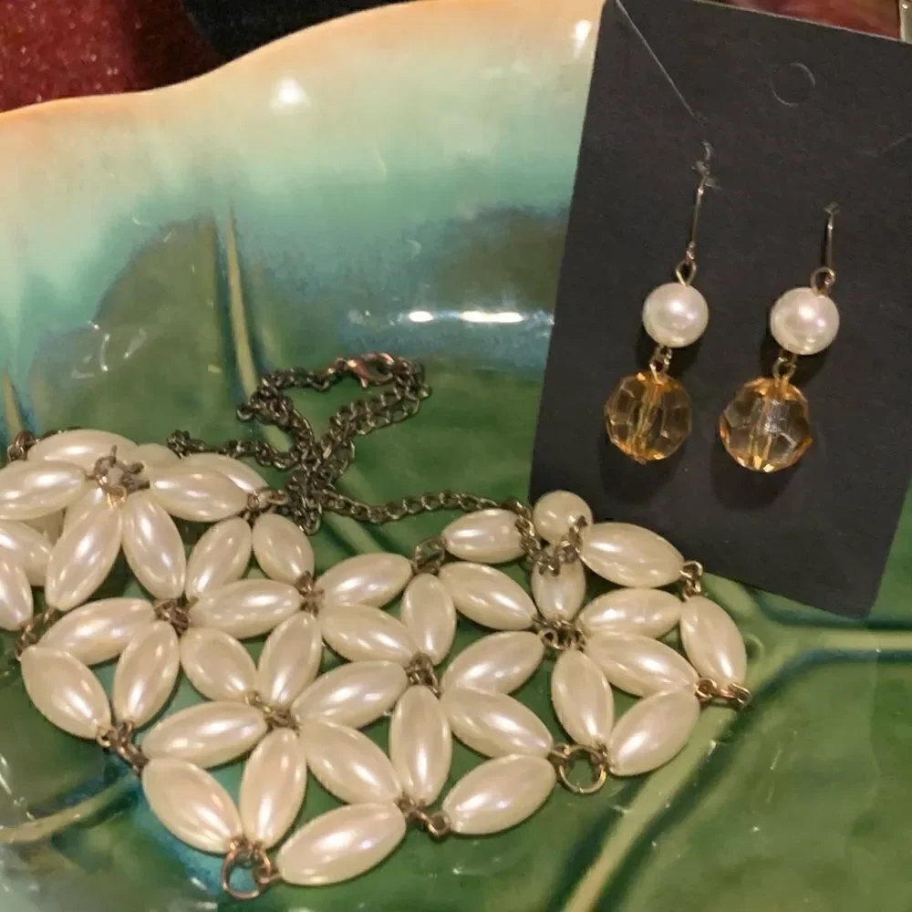 Faux Pearl Bib Necklace & Earrings